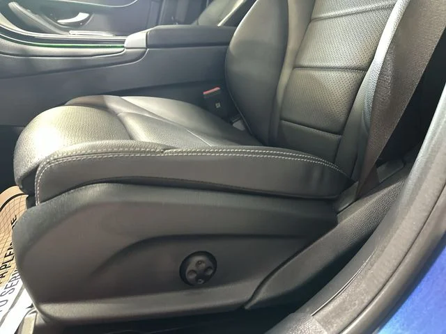 Used 2023  Mercedes-Benz GLC 300 Coupe image 16