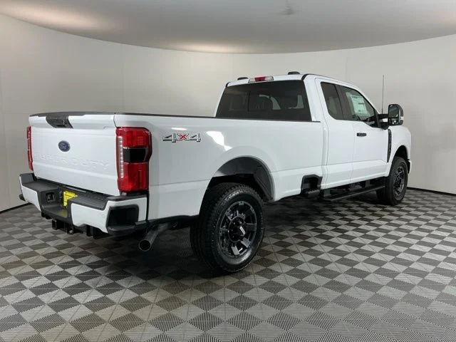 New 2026 Oxford White Ford XL image 4
