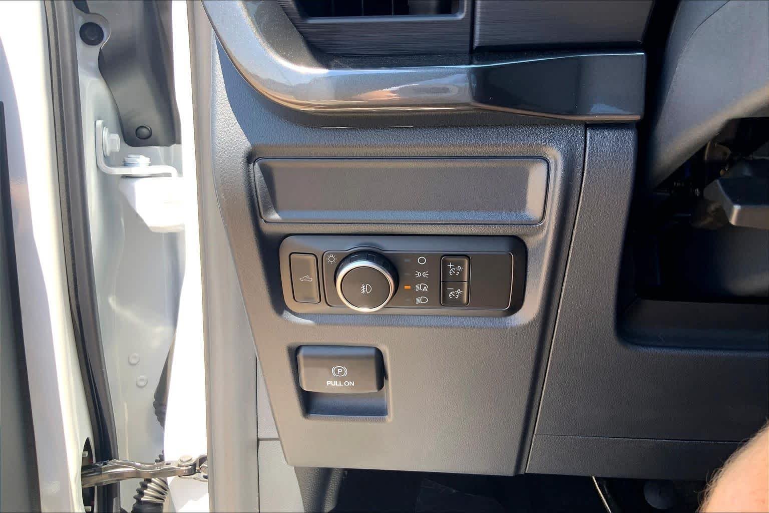 New 2026 Oxford White Ford STX image 20