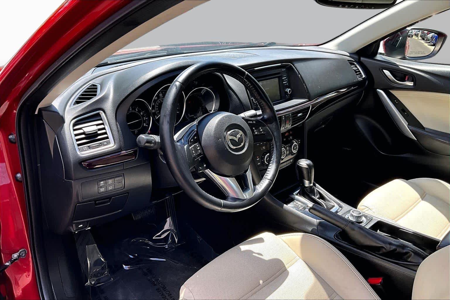 Used 2015 Soul Red Metallic Mazda i Grand Touring image 17