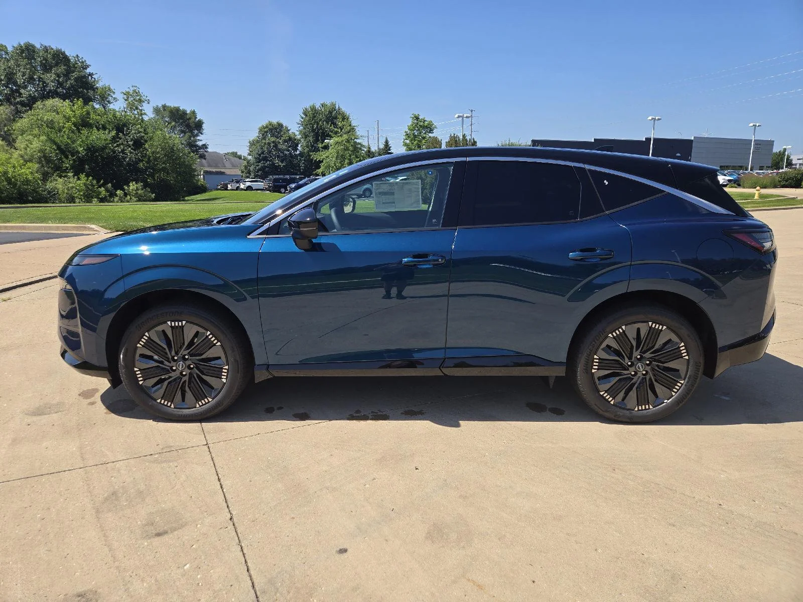 New 2026 Aurora Blue Pearl Metallic/Super Black Nissan Platinum image 5