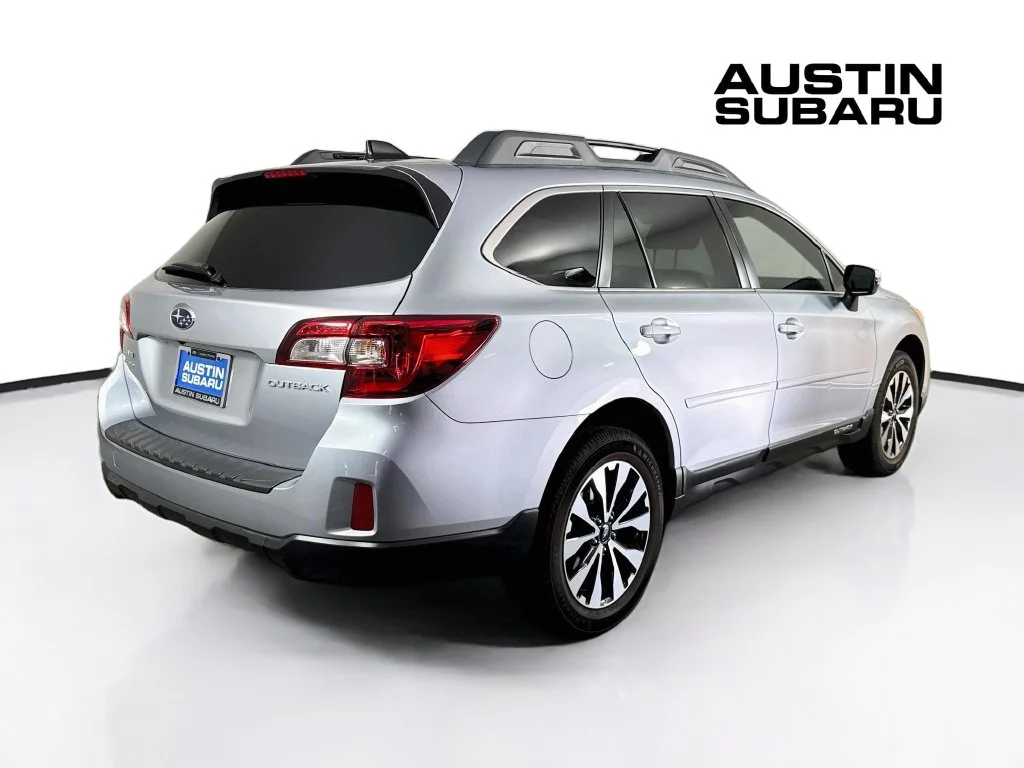 Used 2016 Silver Subaru 2.5i image 7