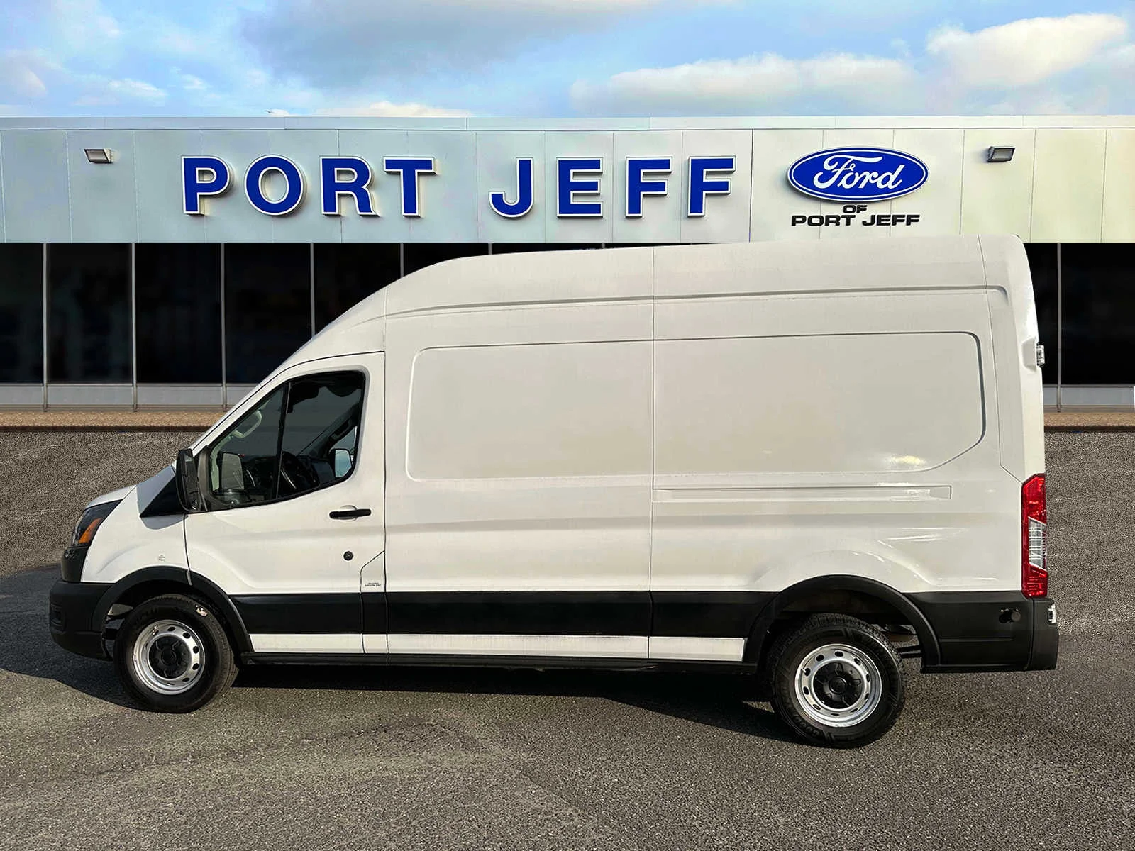 Used 2023 Oxford White Ford  image 9