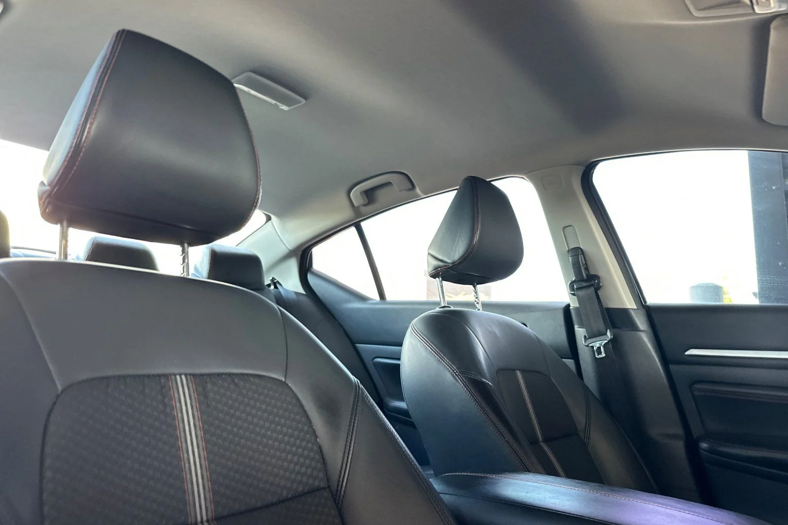 Used 2023 Blue Nissan 2.5 SR image 16