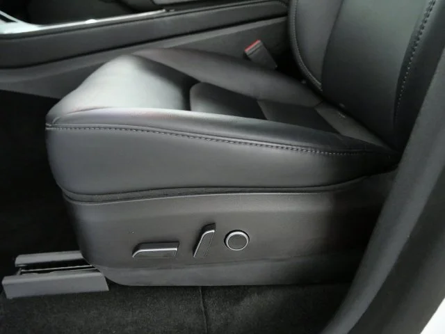 Used 2023  Tesla Long Range image 16