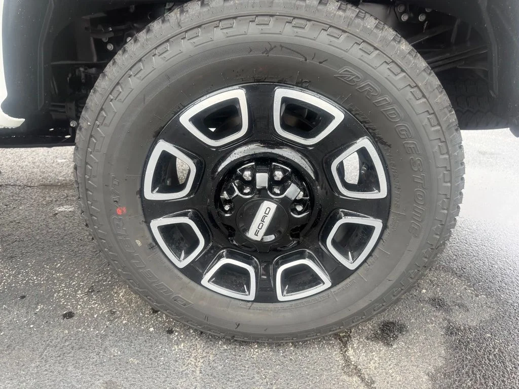 New 2026 Star White Metallic Tri-Coat Ford F-250® Platinum® image 43