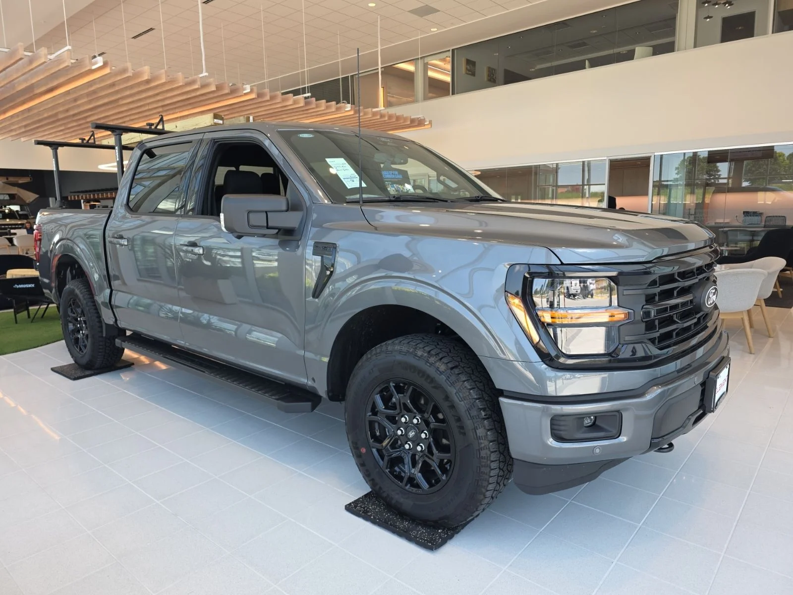 New 2026 Carbonized Gray Metallic Ford XLT image 2