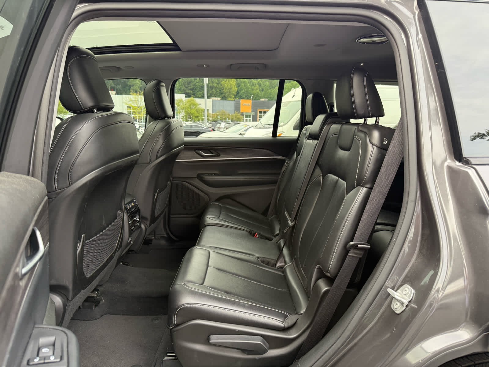 Used 2023 Baltic Gray Metallic Clearcoat Jeep Limited image 26