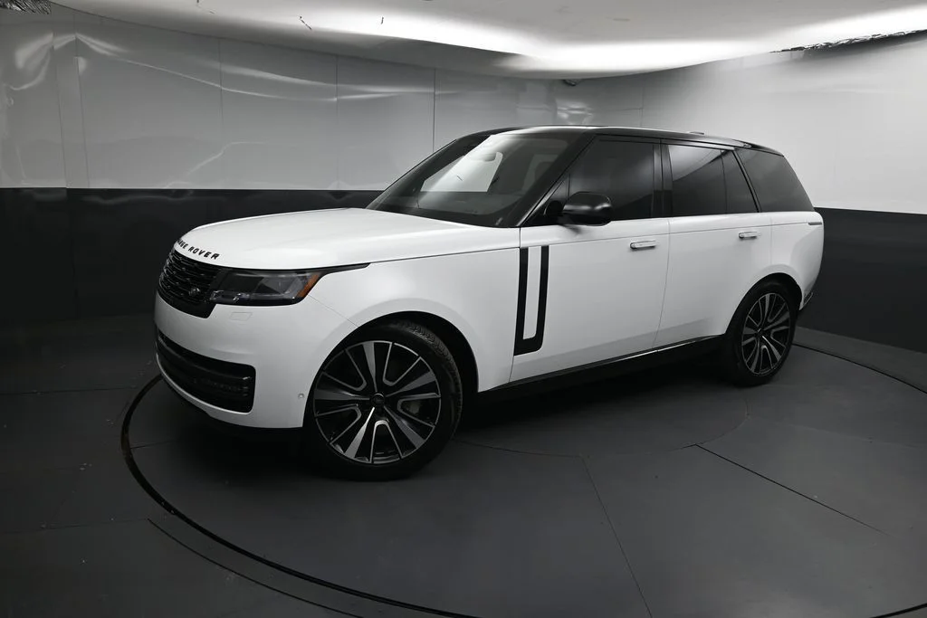 2025 Land Rover Range Rover 4.4 SE SWB's photo