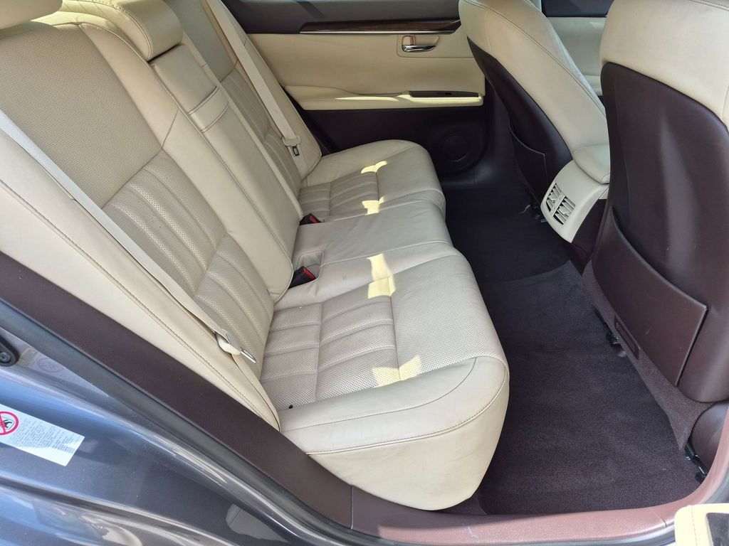 Used 2016 Gray Lexus 350 image 18