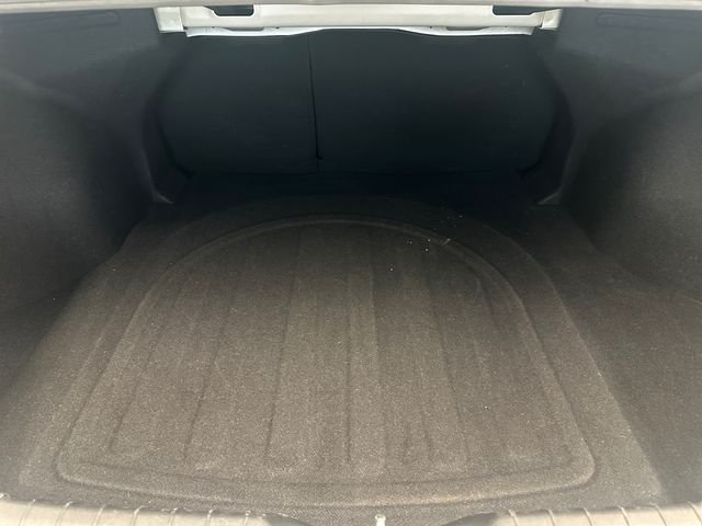 Used 2025 White Hyundai SEL Convenience image 16