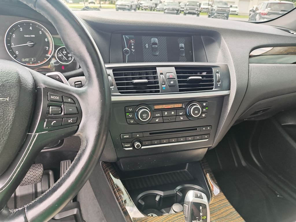 Used 2013 White BMW xDrive28i image 20