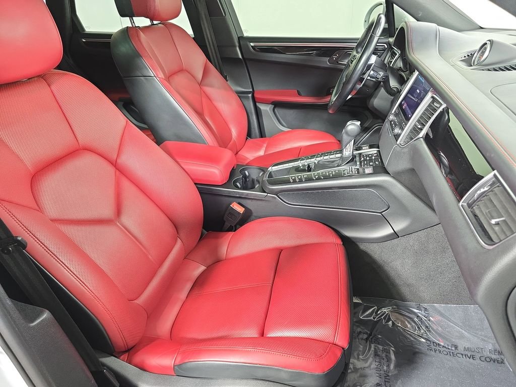 Used 2018  Porsche  image 27