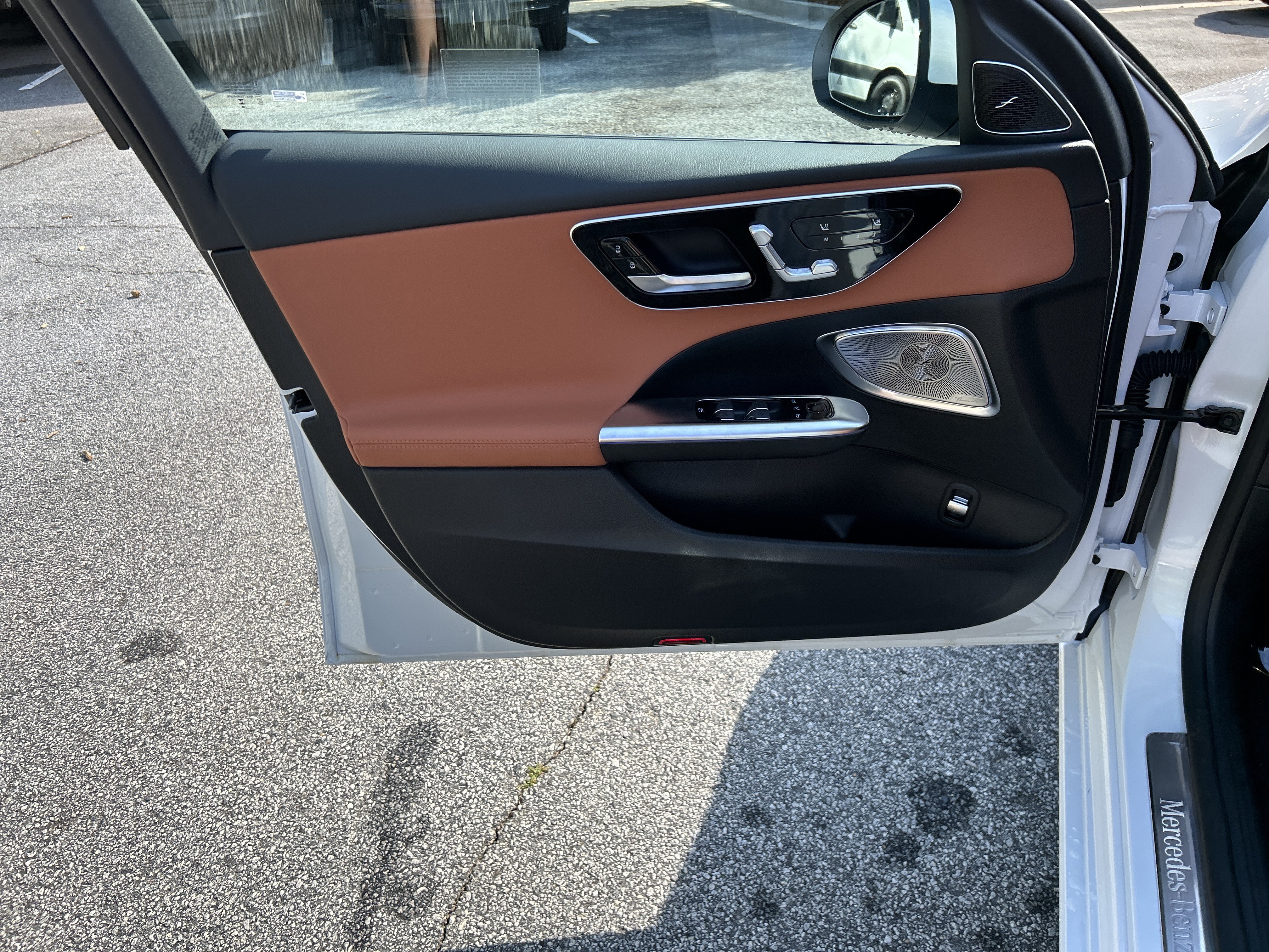 New 2026 MANUFAKTUR Moonlight White Metallic Mercedes-Benz C 300 Sedan image 17