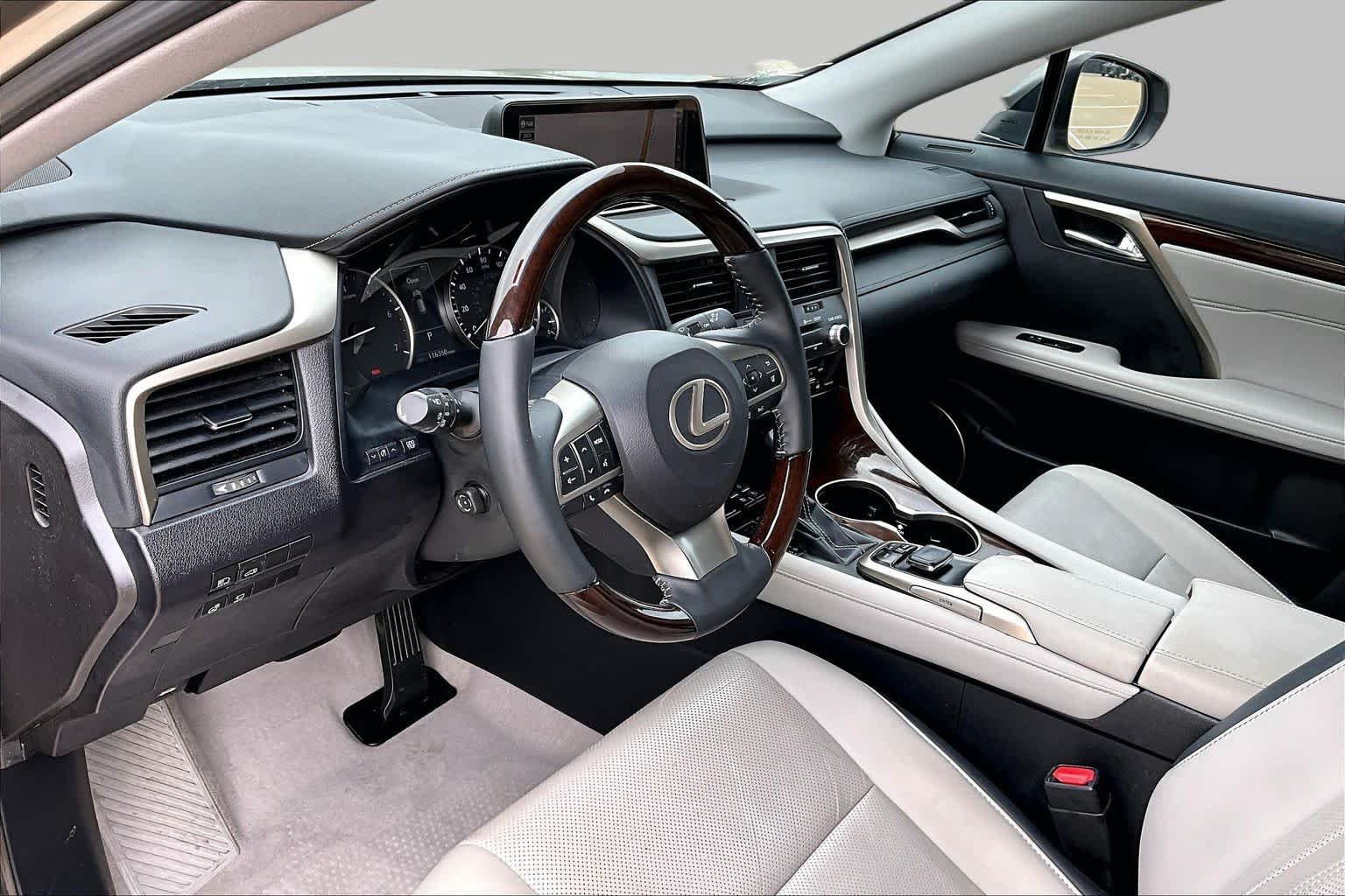 Used 2019 Atomic Silver Lexus  image 17