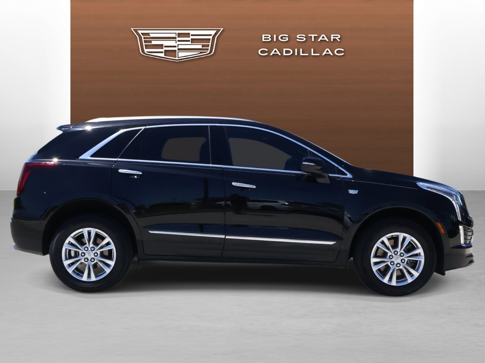 Used 2025 Stellar Black Metallic Cadillac Luxury image 5