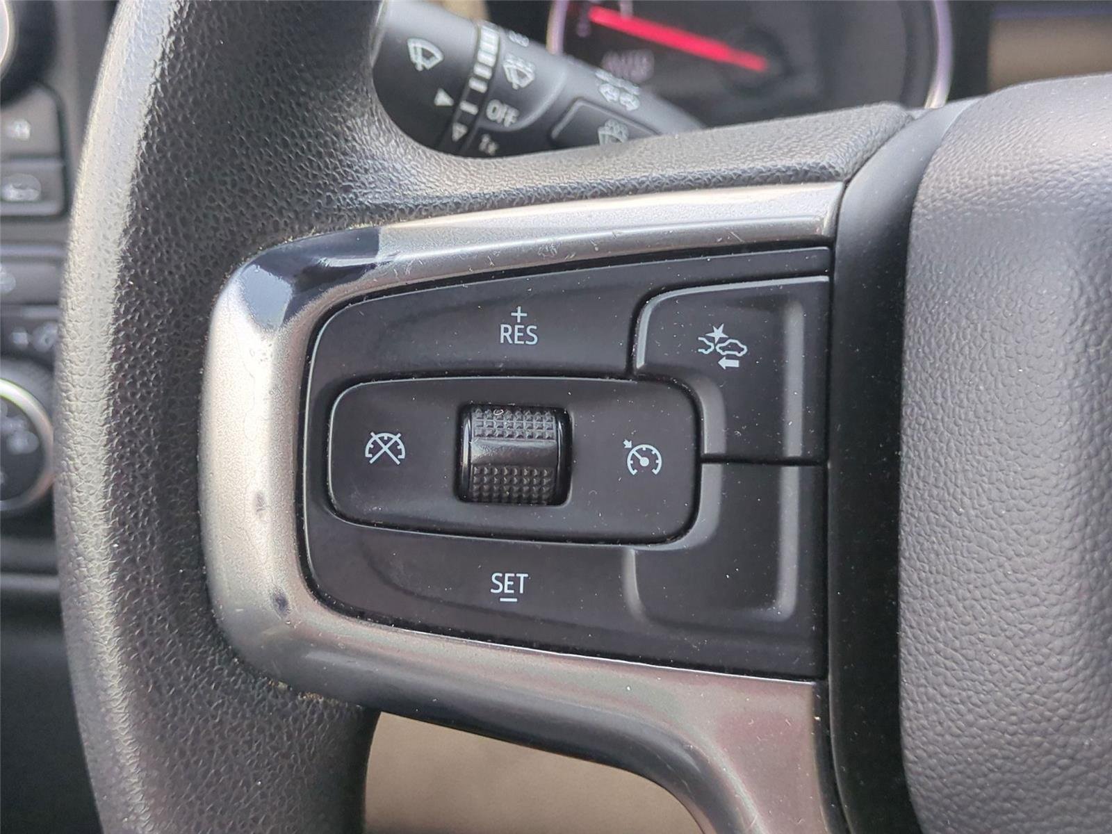 Used 2022 Summit White Chevrolet Custom image 20