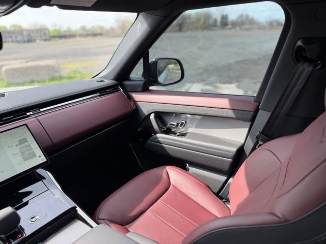 Used 2025 Gray Land Rover Dynamic SE image 12