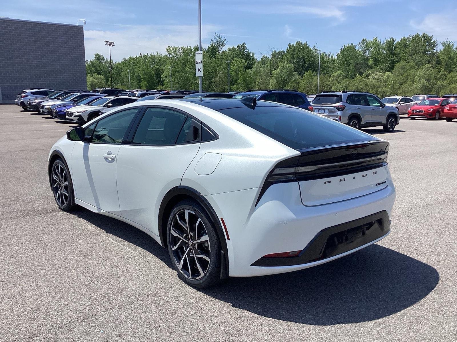Used 2023 Wind Chill Pearl Toyota XSE image 5