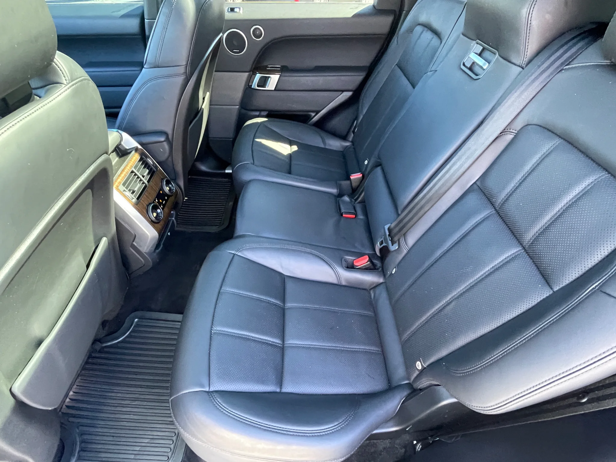 Used 2022 White Land Rover HSE Silver Edition image 22