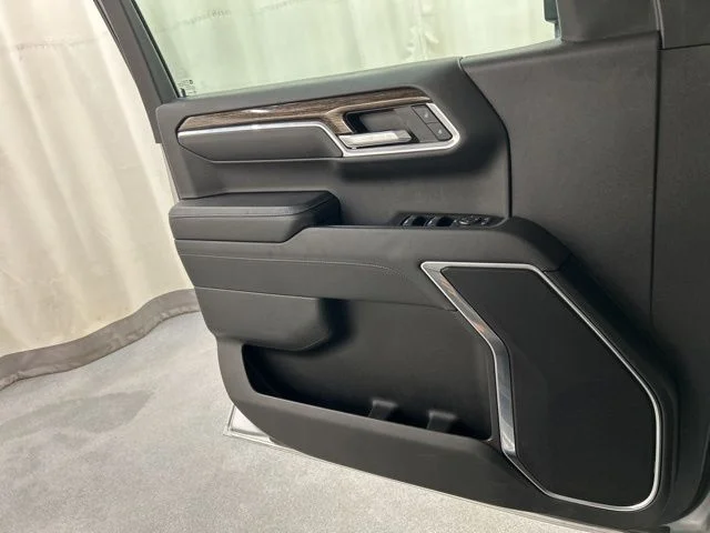 Used 2022 Silver GMC Elevation image 22