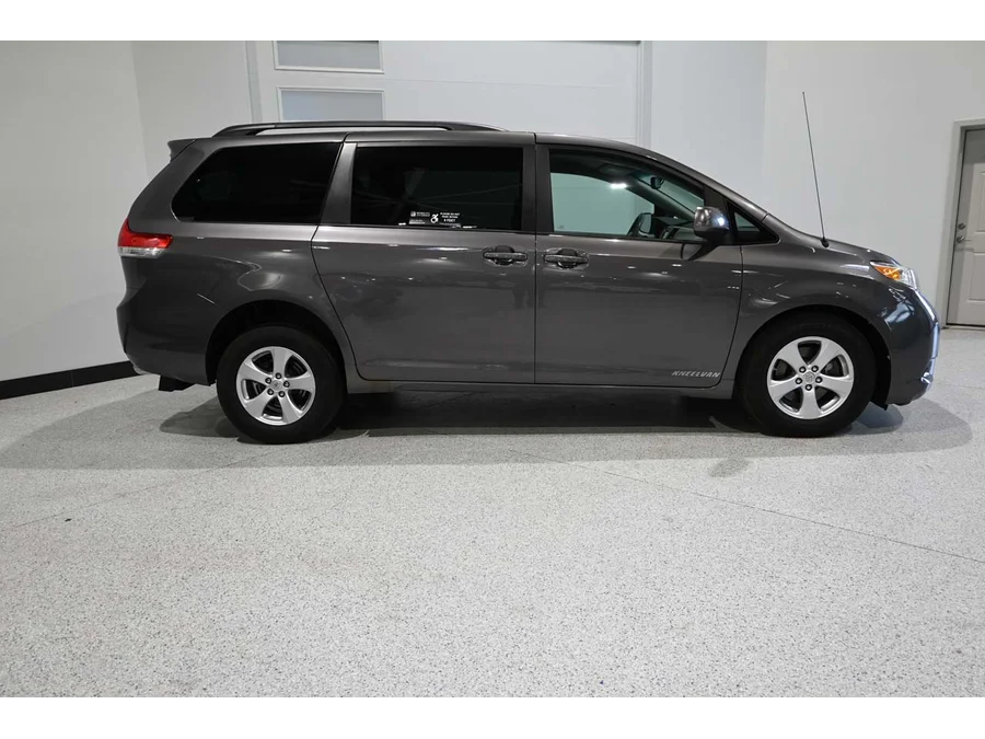 Used 2013 GRAY Toyota LE Mobility Handicap Van image 5