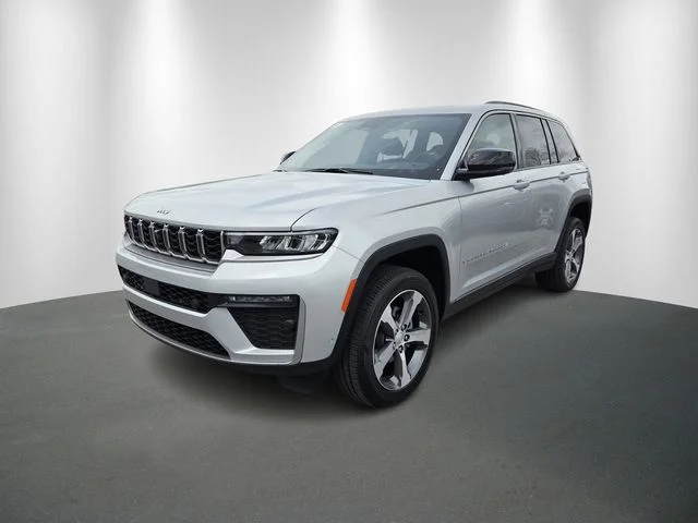 New 2026 Silver Zynith Exterior Paint Jeep Limited image 2