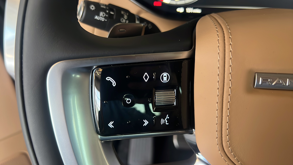New 2026 Black Land Rover SE image 31