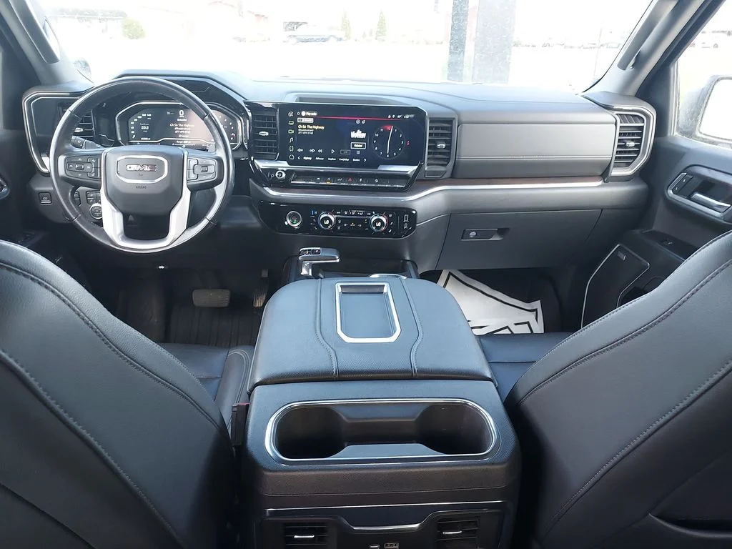 Used 2022 Silver GMC SLT image 10