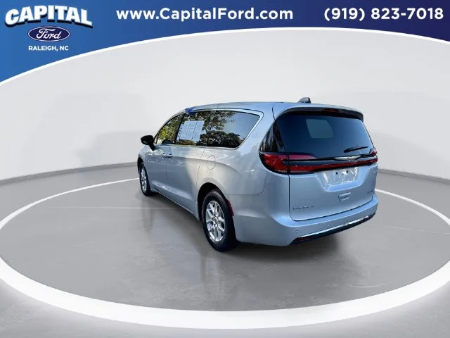 Used 2024 Silver Chrysler Touring L image 6