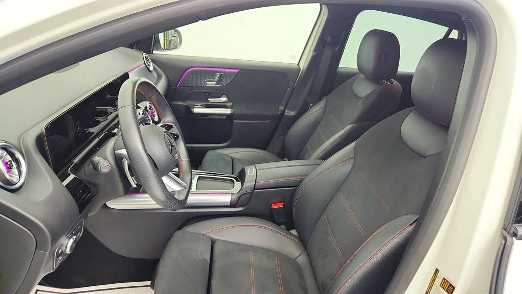 Used 2025 Polar White Mercedes-Benz GLA 250 4MATIC SUV w/ AMG® Night Pkg & Burmester Audio image 19