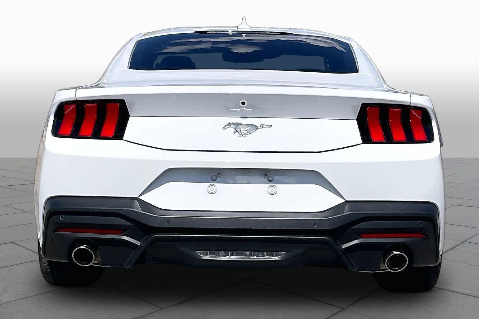 Used 2024 Oxford White Ford EcoBoost image 4