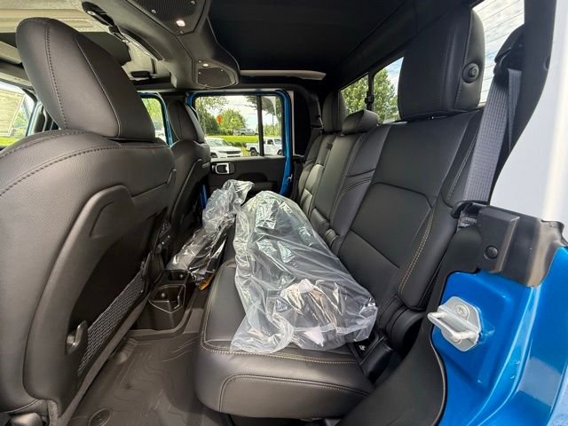 New 2026 Hydro Blue Pearl-Coat Exterior Paint Jeep Sahara image 22