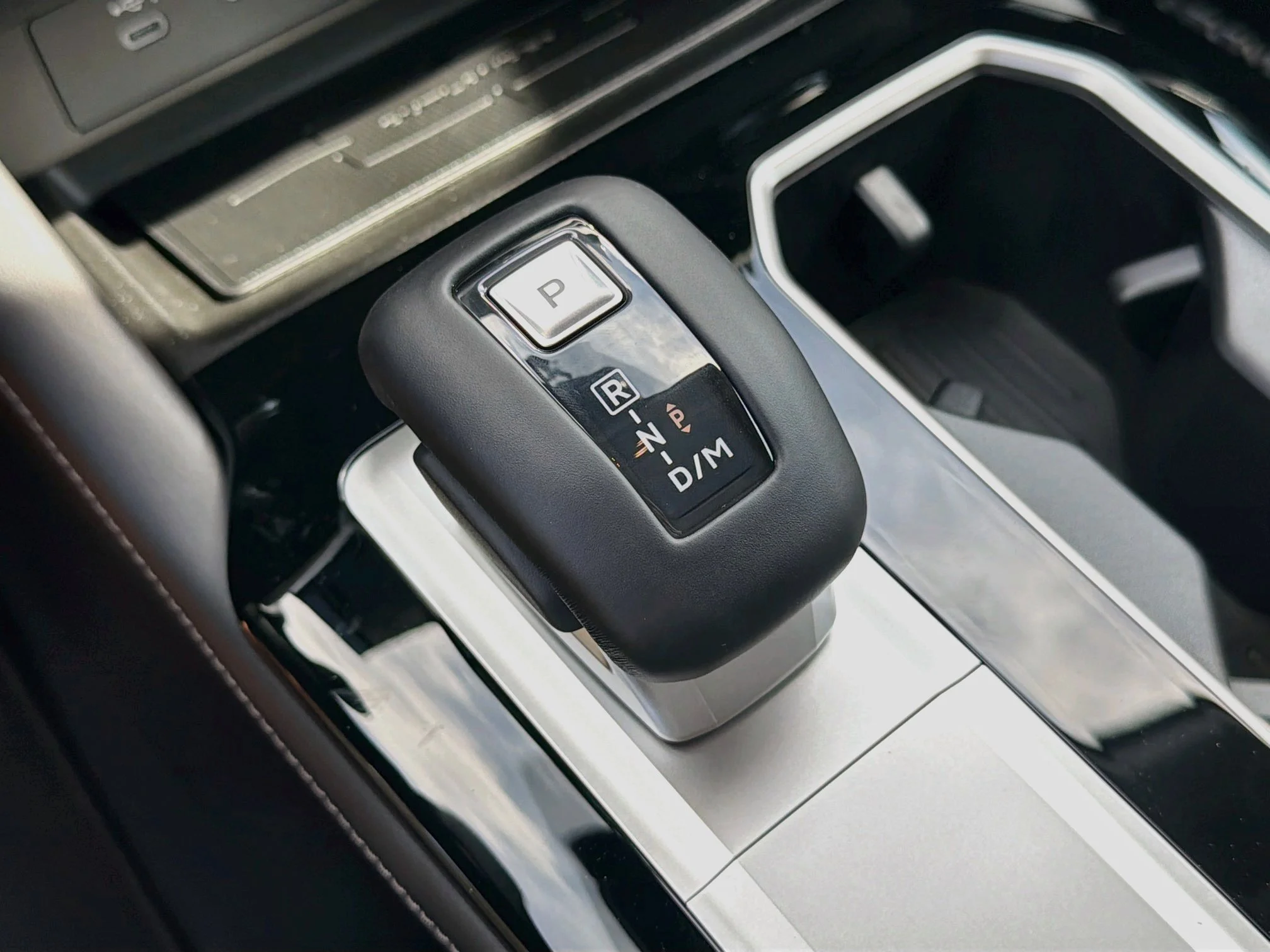 New 2026 Graphite Gray Mitsubishi SE 1.5T 2WD image 16