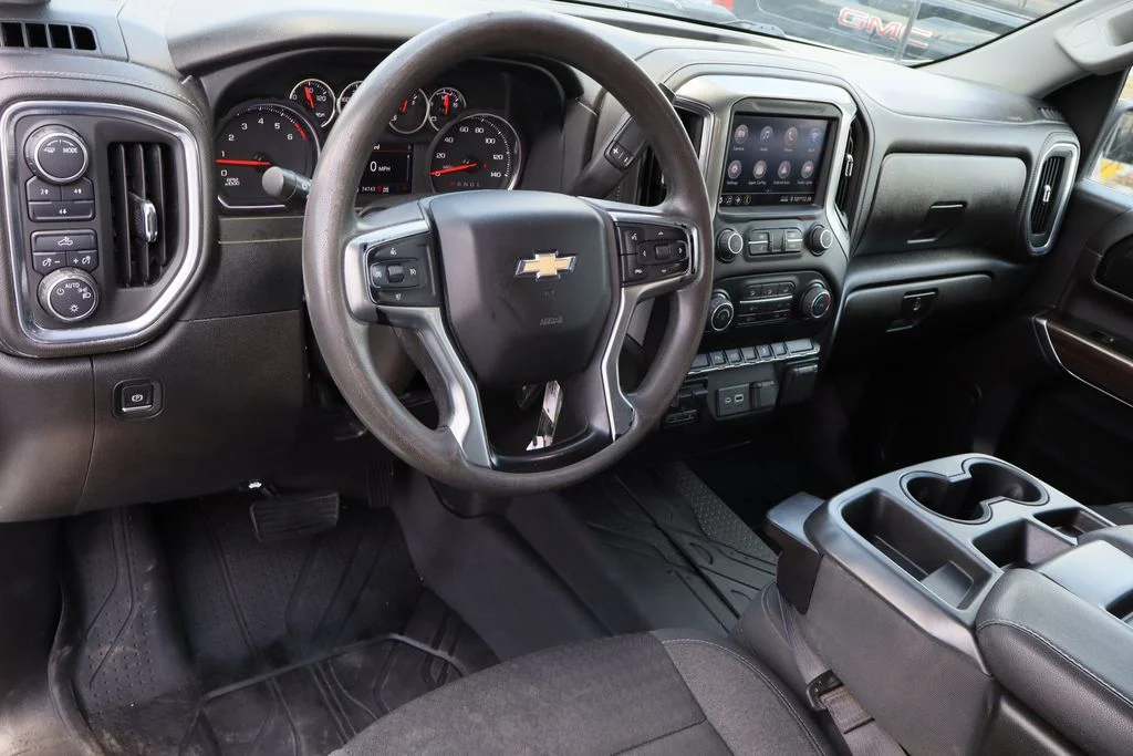Used 2022 White Chevrolet LT image 12