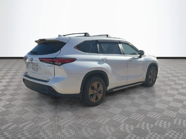 Used 2023 Beige Toyota Bronze Edition image 6