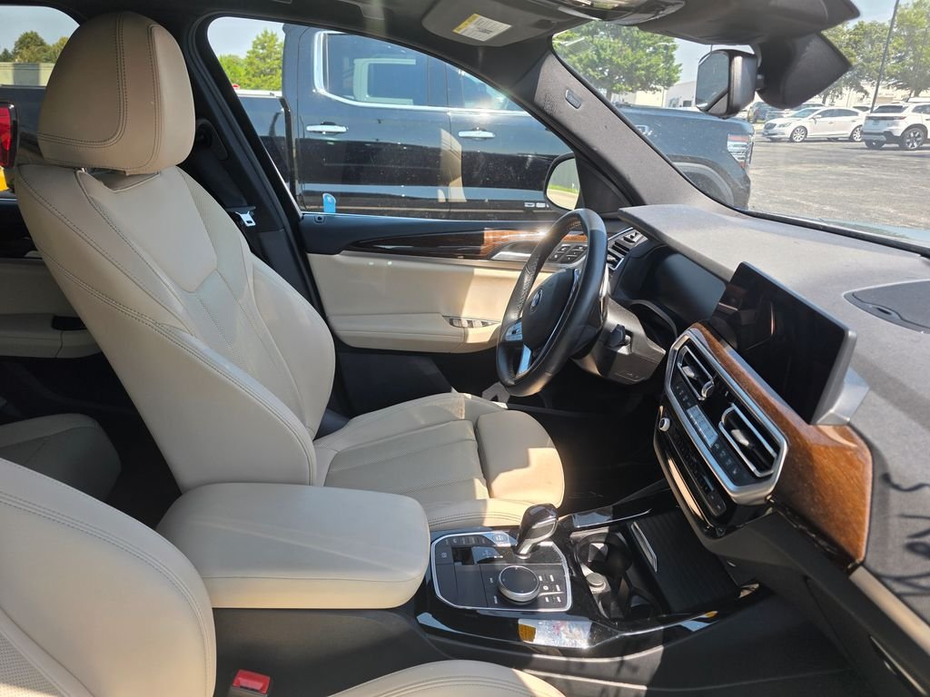 Used 2024 Phytonic Blue Metallic BMW xDrive30i image 5
