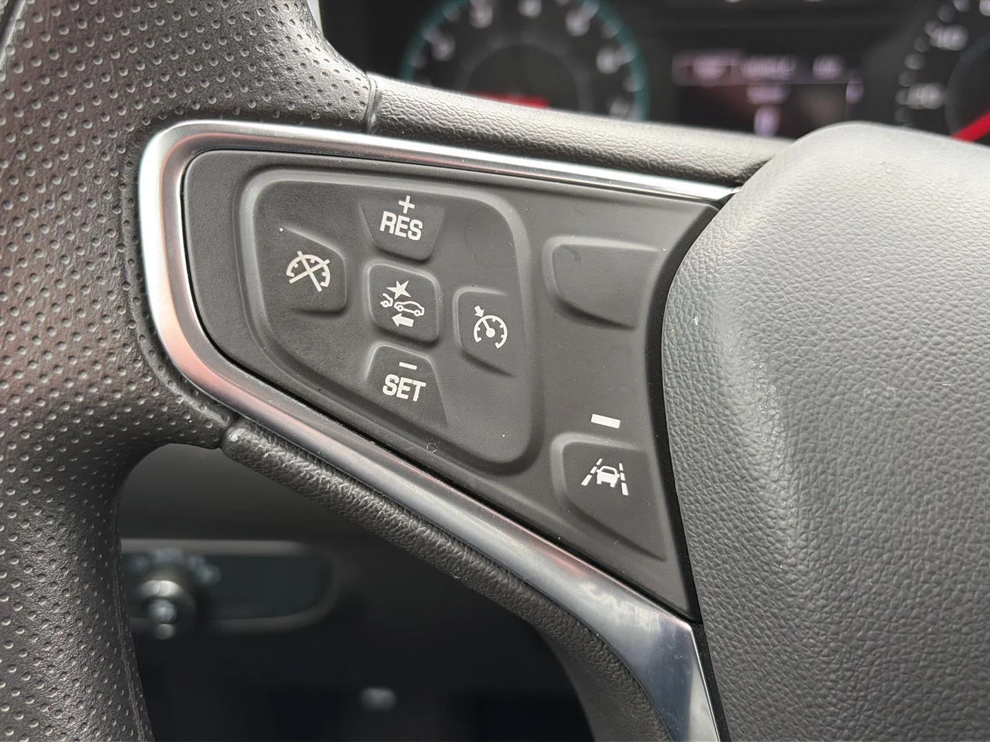 Used 2024 Summit White Chevrolet LS image 13