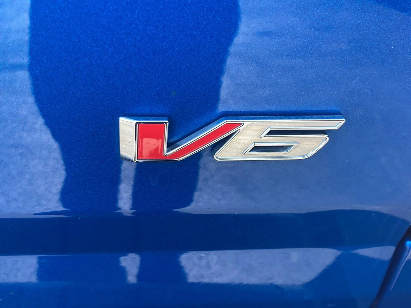 Used 2022 Bright Blue Metallic Chevrolet 4WD Z71 image 8