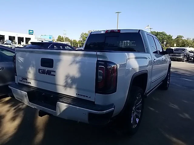 Used 2018 WHITE FROST TRICOAT GMC Denali image 26