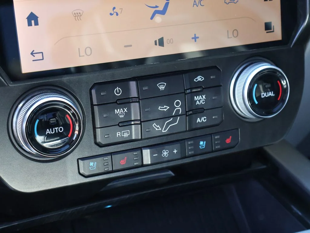 Used 2021 Black Metallic Ford Platinum image 39