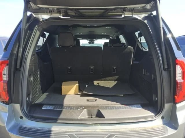 Used 2025 Sterling Metallic GMC Denali image 3