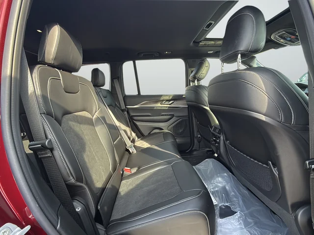 New 2026 Velvet Red Pearl-Coat Exterior Paint Jeep Altitude image 12