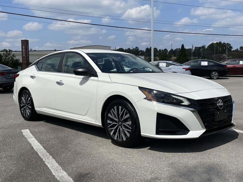 2025 Nissan Altima SV