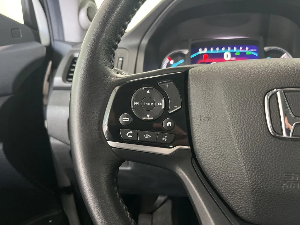 Used 2022 White Honda EX-L image 7