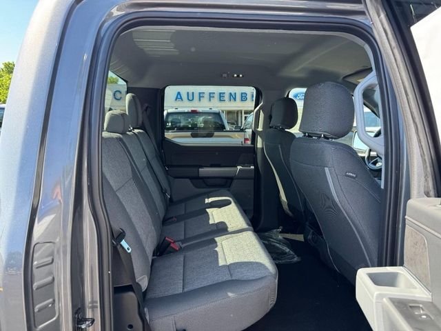 New 2026 Carbonized Gray Metallic Ford XLT image 5
