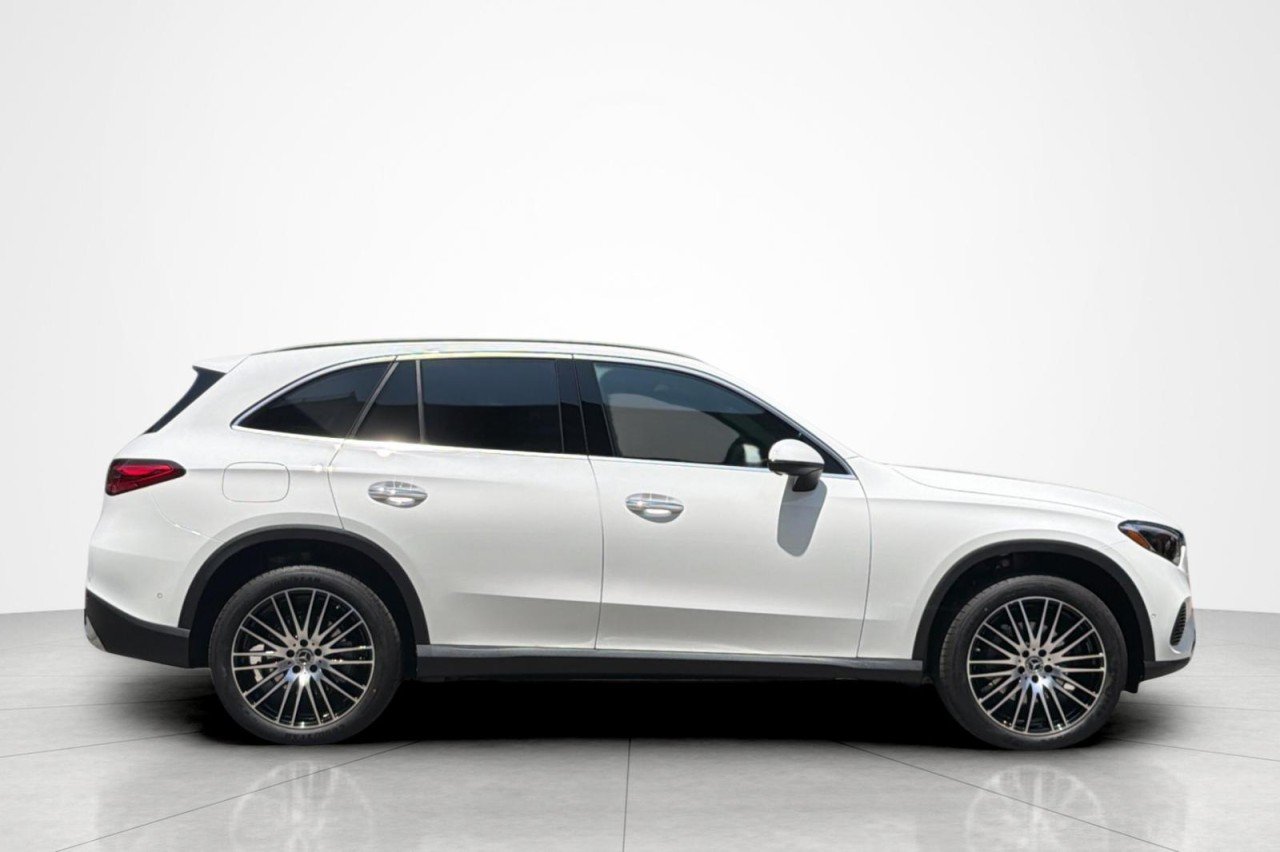 New 2026 Polar White Mercedes-Benz GLC 300 SUV image 6