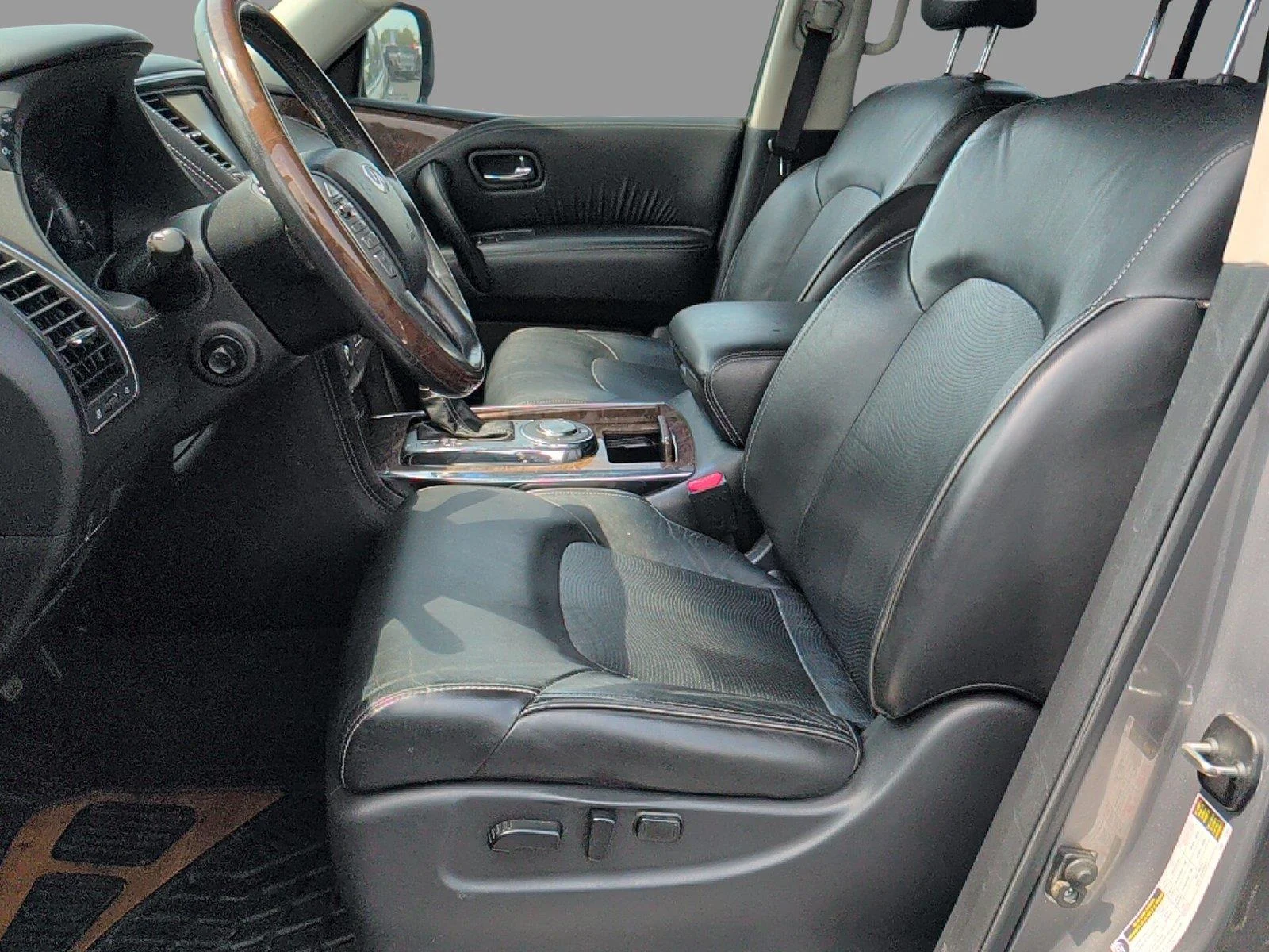 Used 2017 Majestic White INFINITI RWD image 10