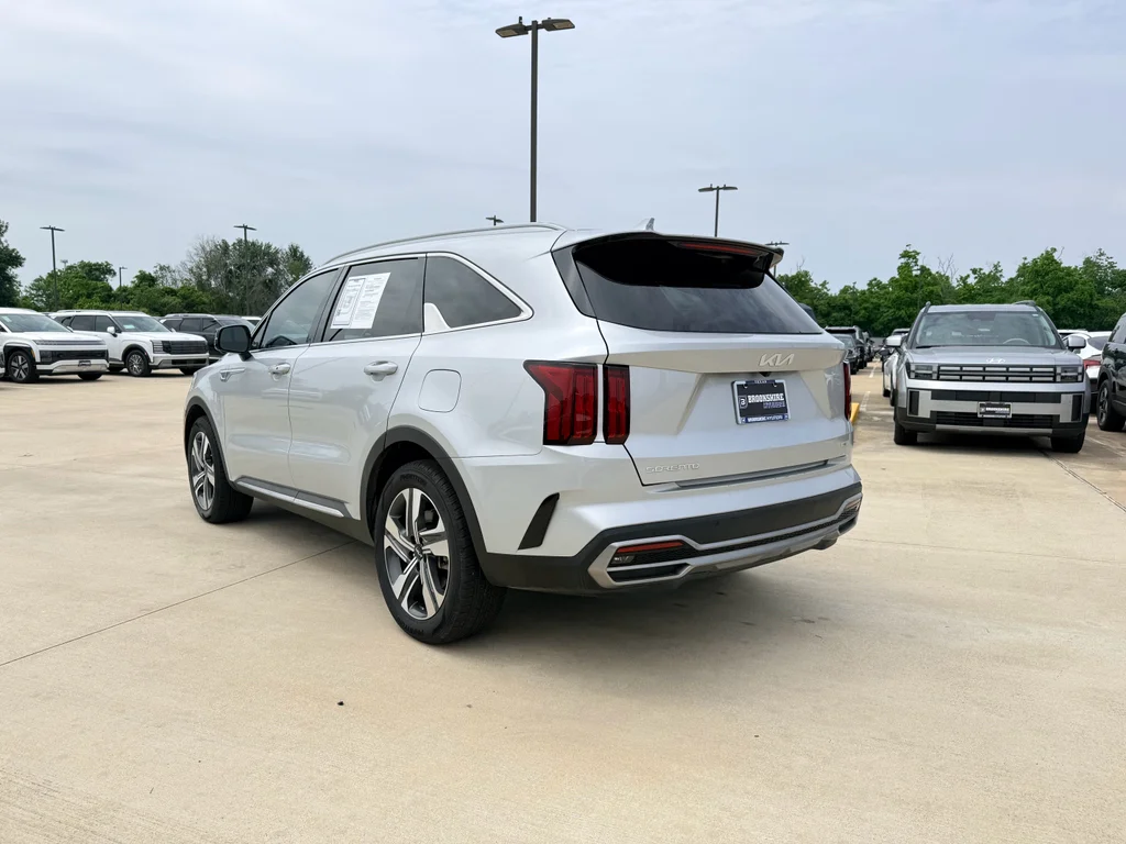 Used 2023 Silky Silver Kia SX Prestige image 8