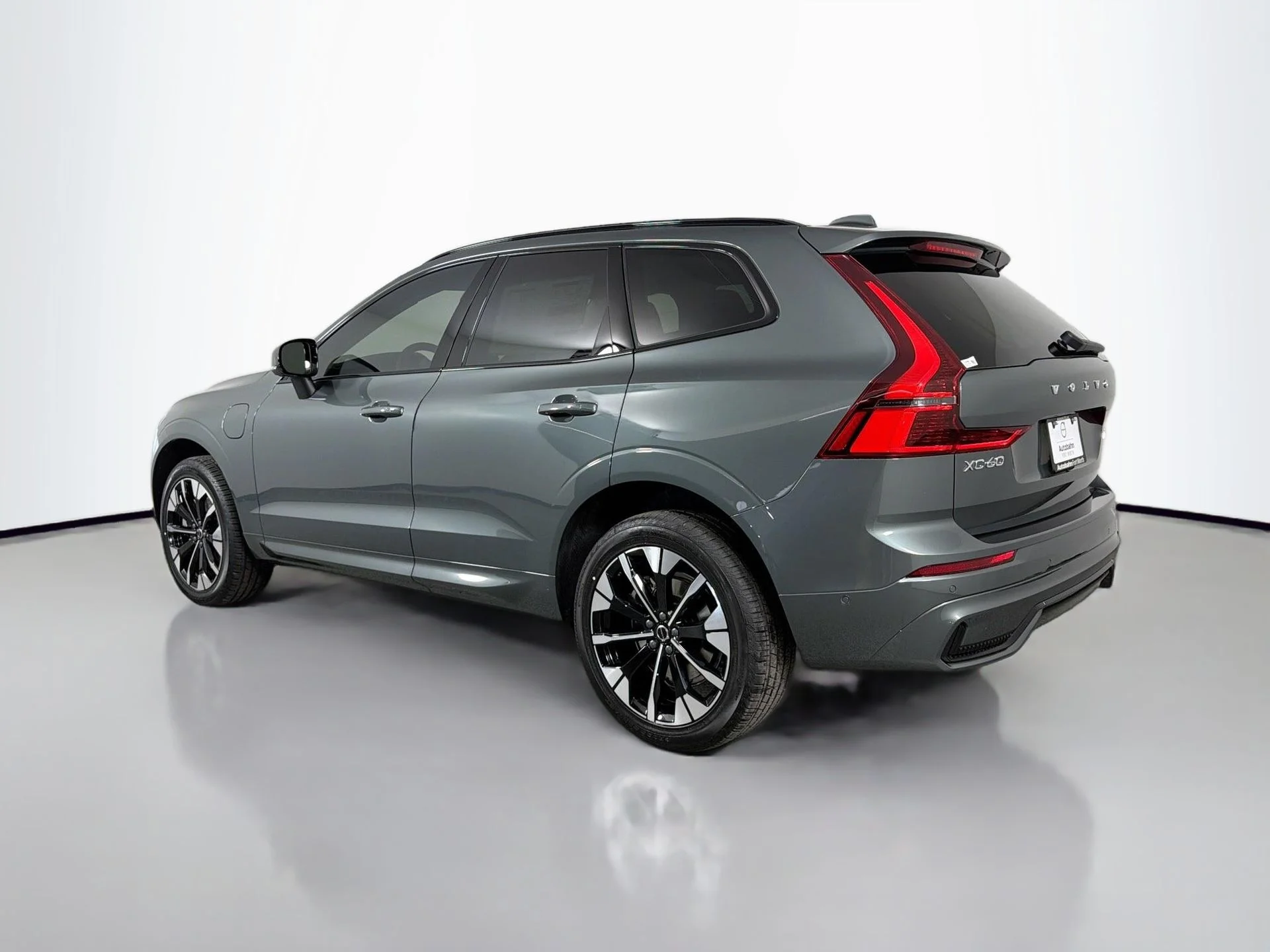 New 2026  Volvo T8 Plus image 7